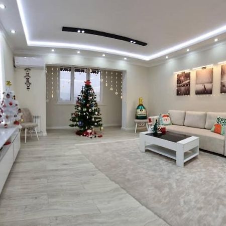 Charming And Modern Apartment At Heart Of Tashkent Ngoại thất bức ảnh